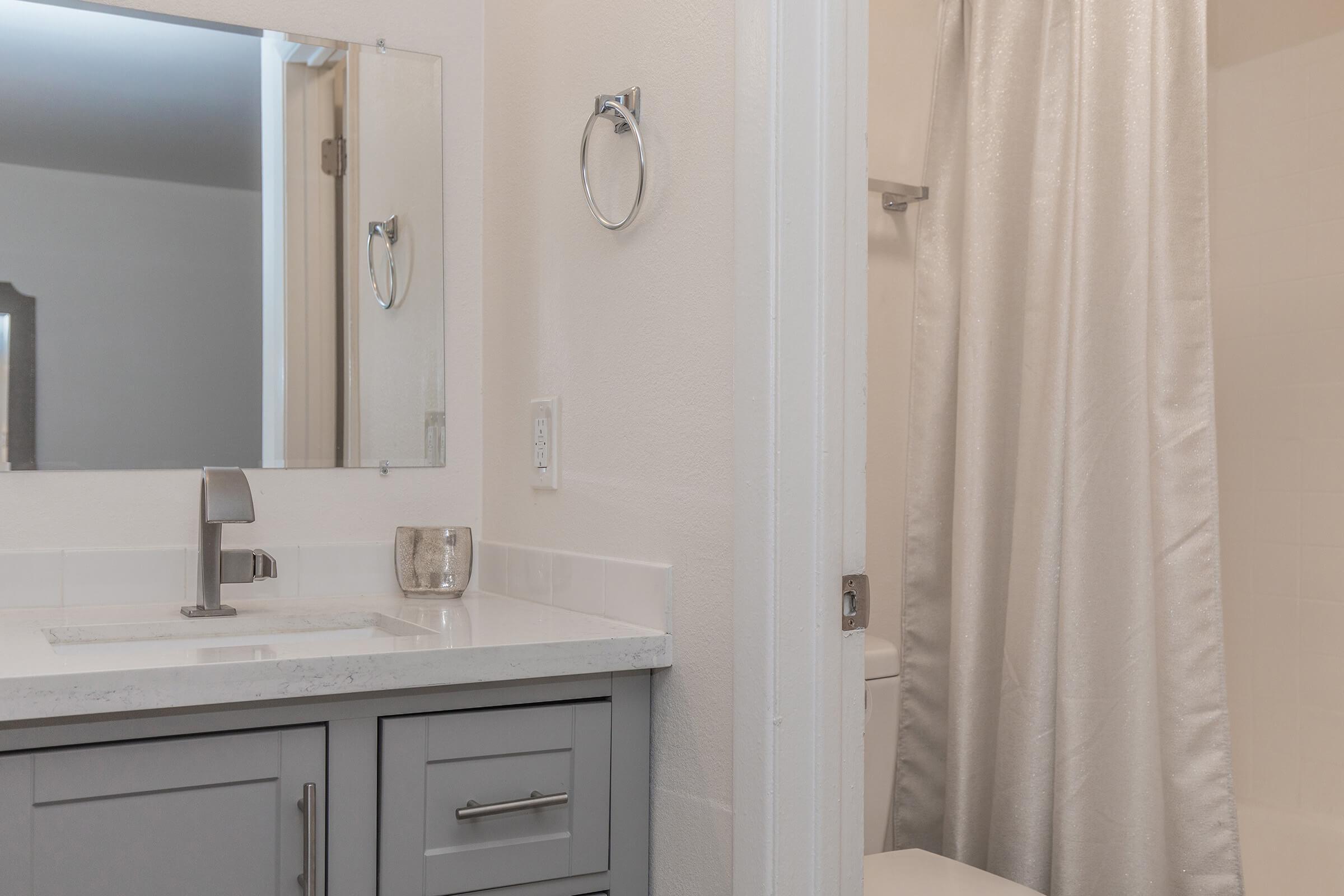 The bathroom in a Studio 710 Lautner apartment home.