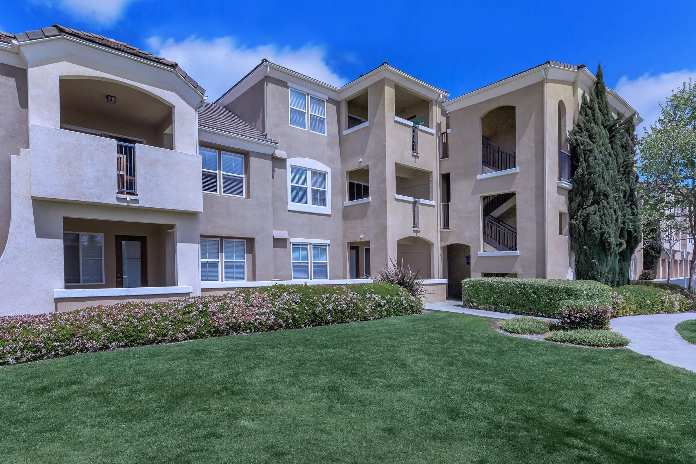 Beautiful landscaping at Laurel Terrace Apartment Homes