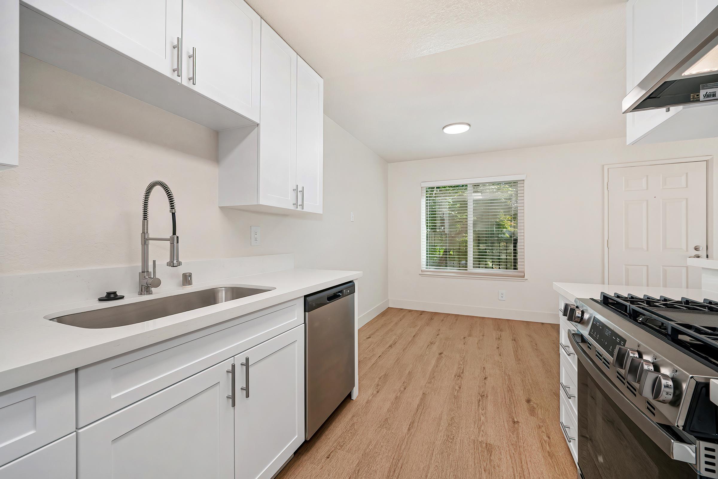 Stonebridge Apartments 6 of 12