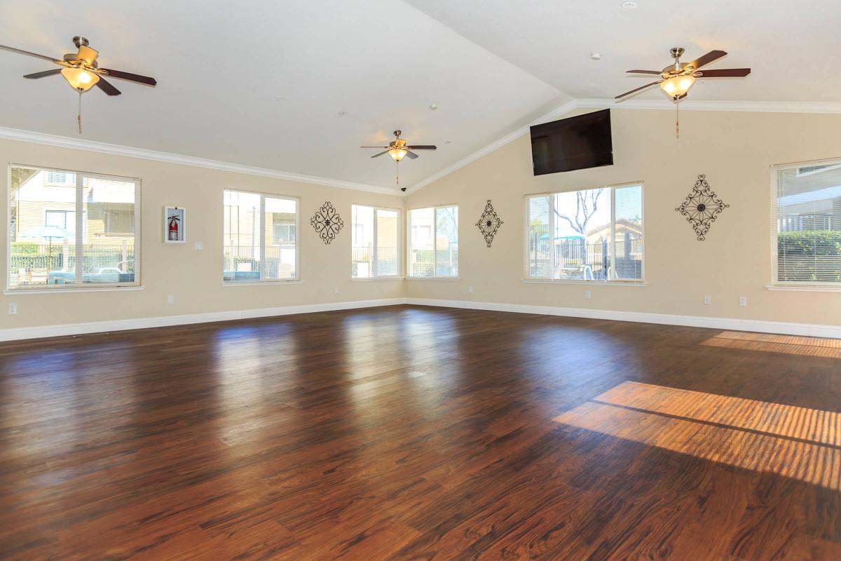 AMAZING FLOOR SPACE TO ENTERTAIN