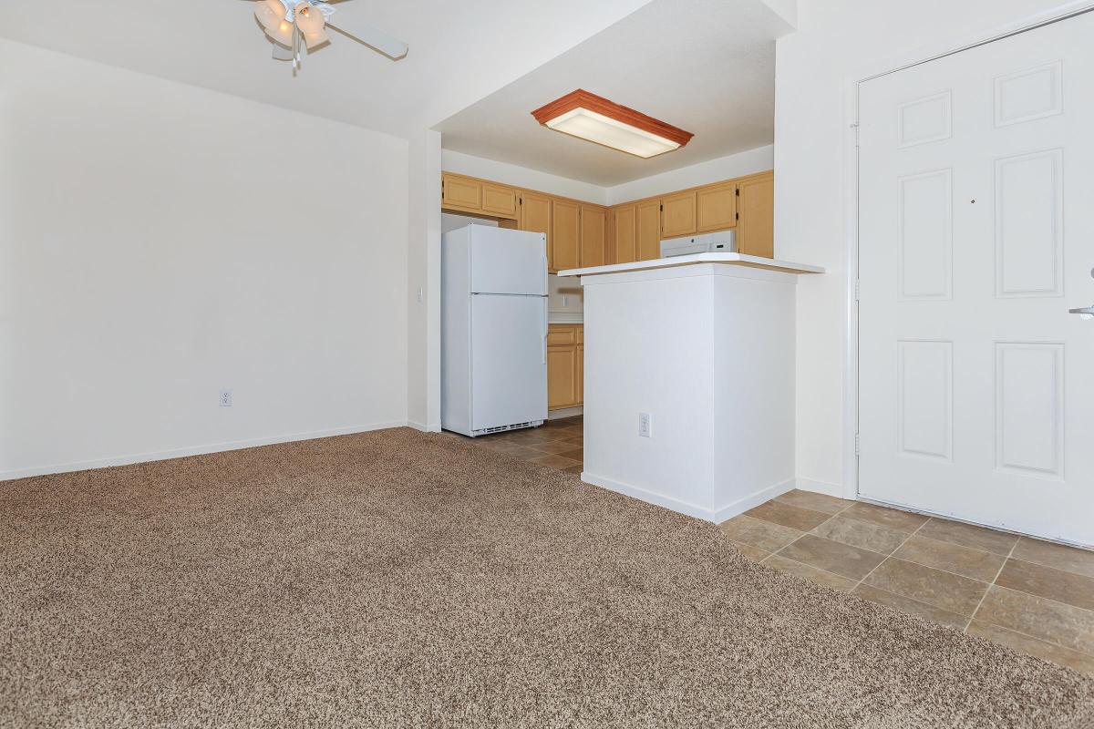 PLUSH CARPETING IN WOODLAND HILLS APARTMENT HOMES