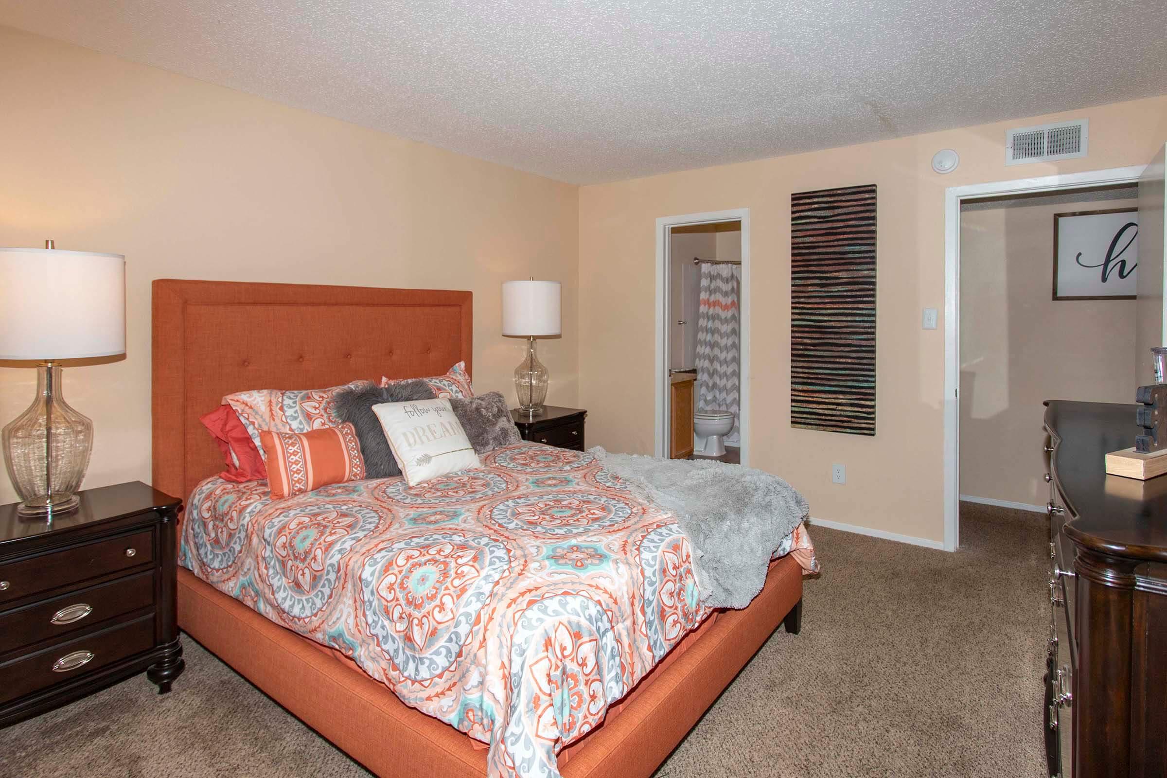 1 & 2 BEDROOM APARTMENTS IN IRVING, TX