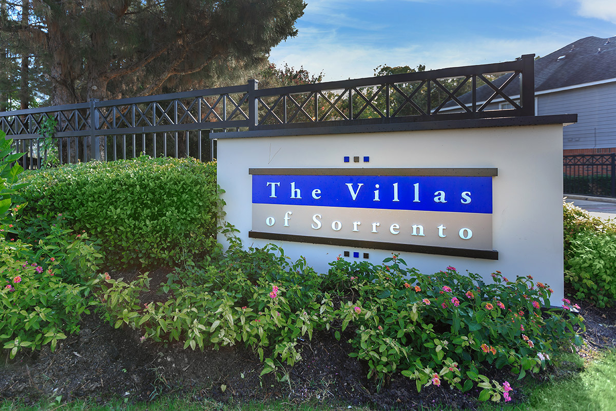 Villas of Sorrento Apartments in Dallas, TX