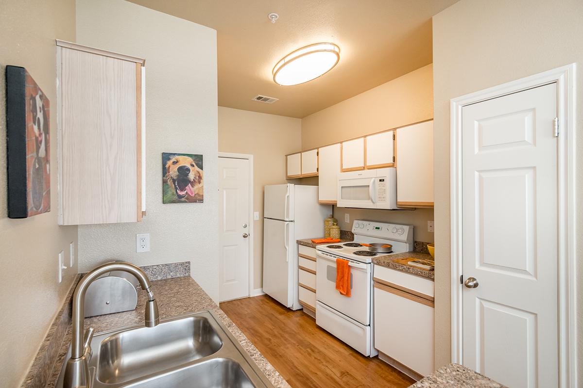 The Reserve at Canyon Creek Apartments in San Antonio, TX - Interior 04.jpg