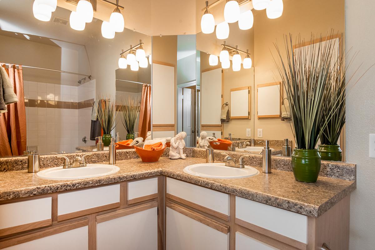 The Reserve at Canyon Creek Apartments in San Antonio, TX - Interior 08.jpg