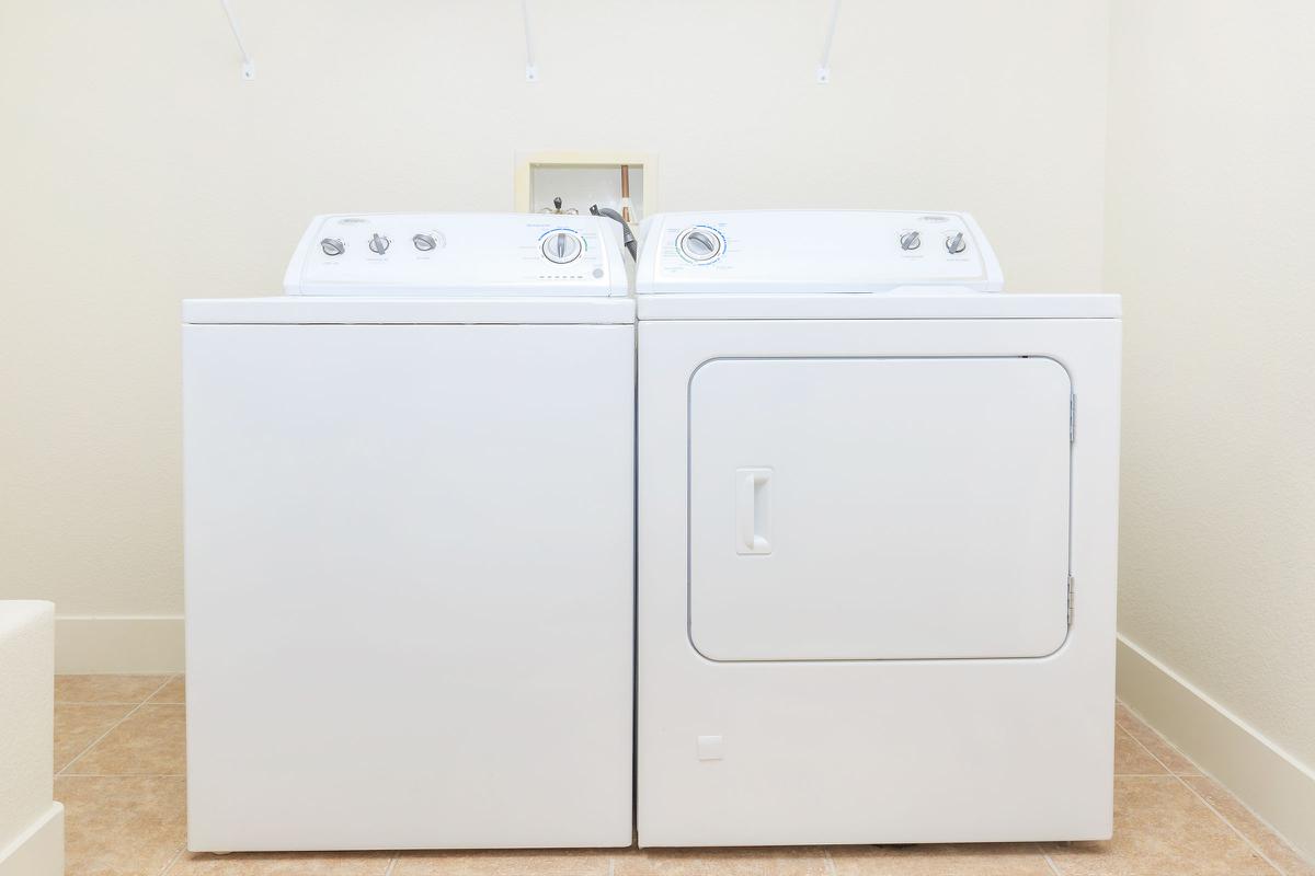 ECHELON AT CENTENNIAL HILLS IN LAS VEGAS HAS A WASHER AND DRYER IN THE HOME