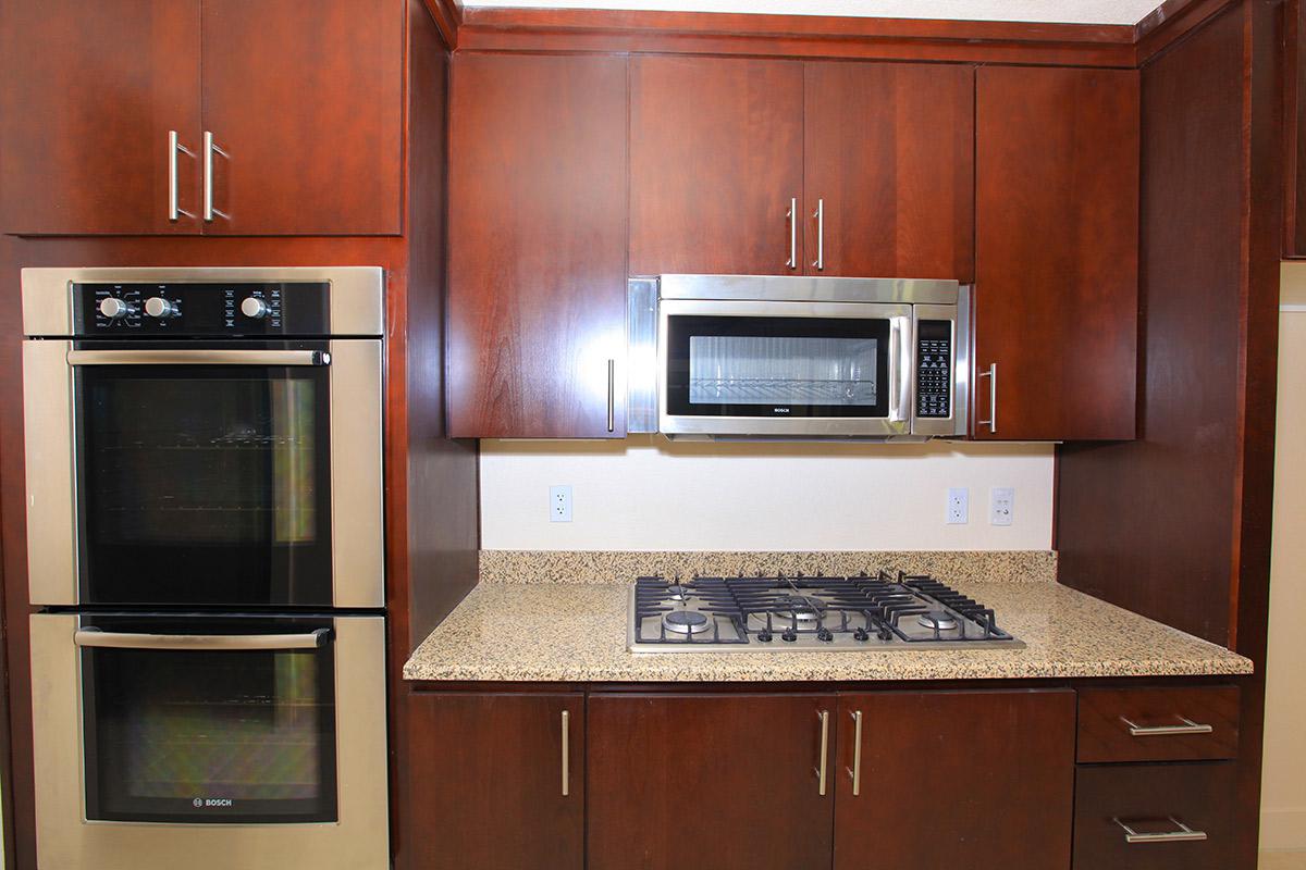 ECHELON AT CENTENNIAL HILLS IN LAS VEGAS HAS GORGEOUS UPGRADED CABINETS