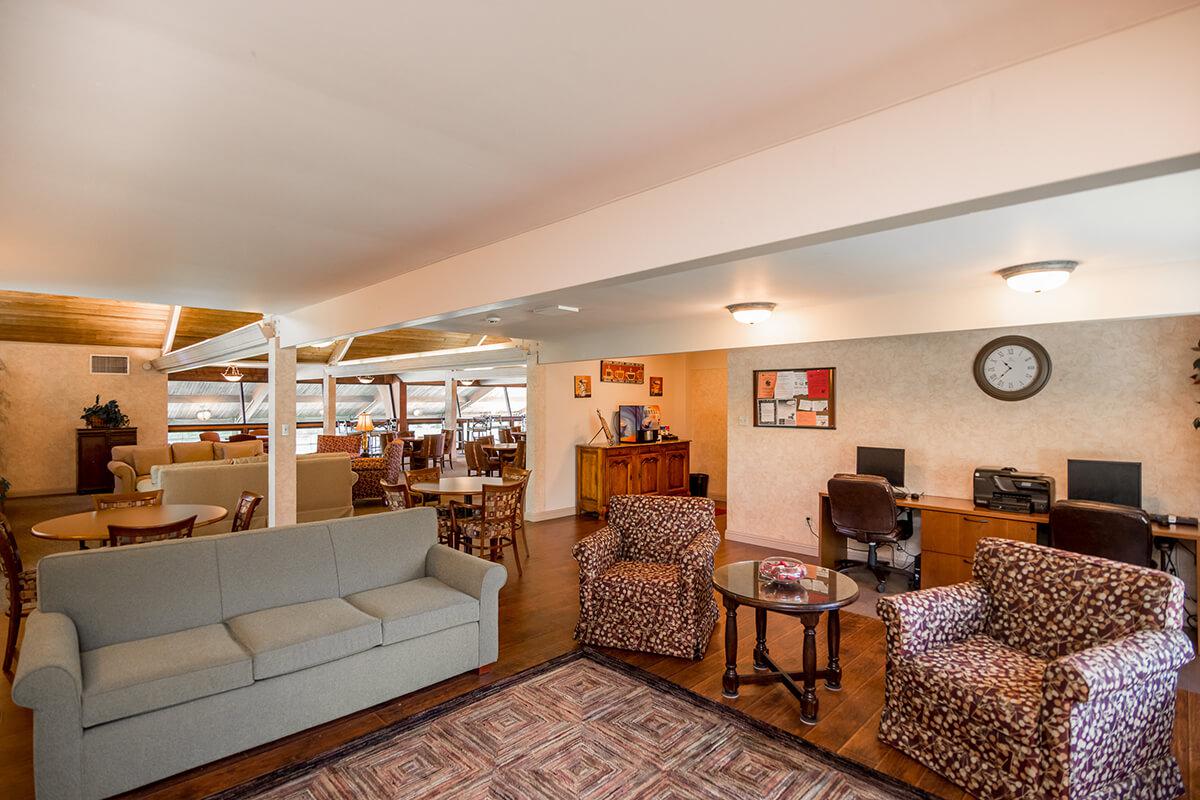 Whispering Hills Apartments in Creve Coeur, MO - Clubhouse 07.jpg