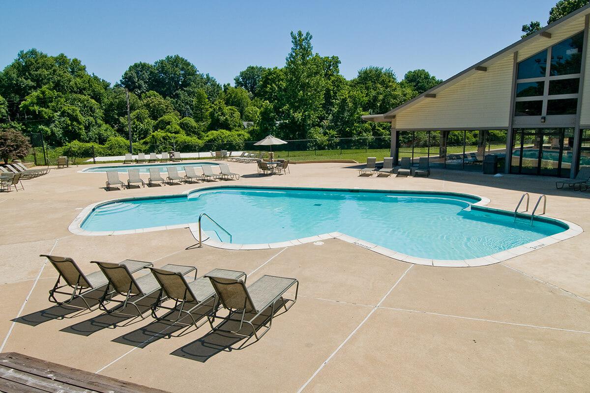 Whispering Hills Apartments in Creve Couer, MO - Swimming Pool 02.jpg