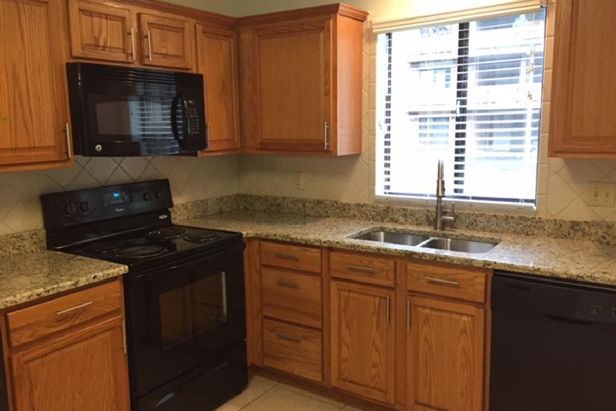 1384 Kitchen - Oak Granite-A.jpg