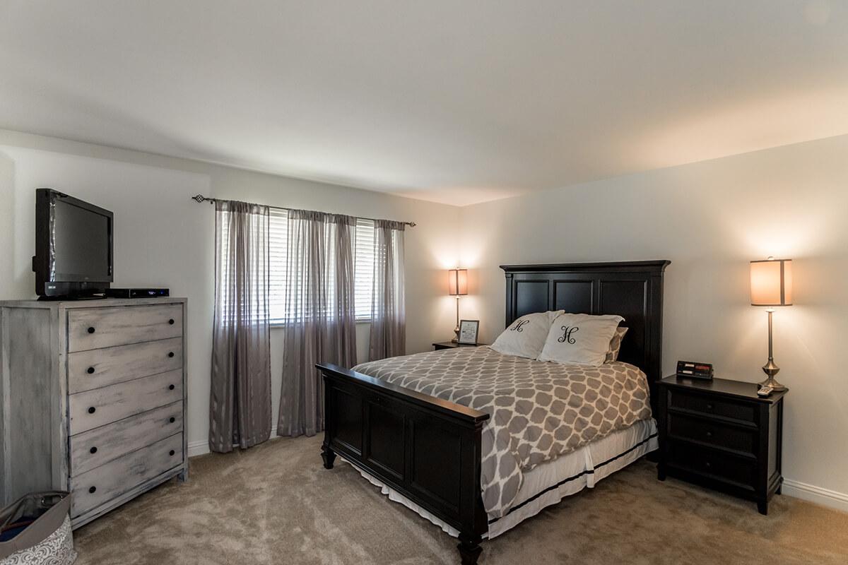 Whispering Hills Apartments in Creve Coeur, MO - Interior 04.jpg