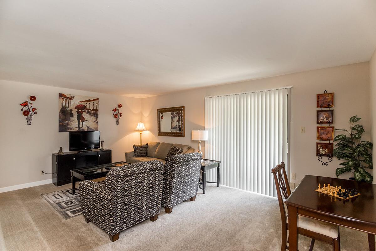 Whispering Hills Apartments in Creve Coeur, MO - Interior 06.jpg