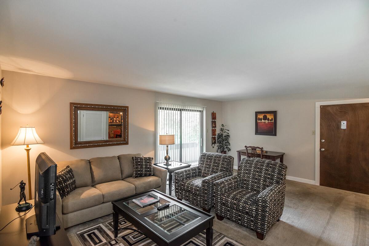 Whispering Hills Apartments in Creve Coeur, MO - Interior 07.jpg