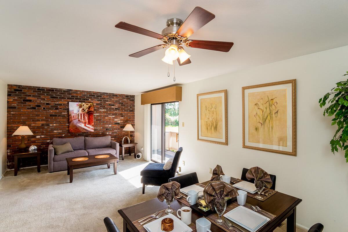 Whispering Hills Apartments in Creve Coeur, MO - Interior 18.jpg