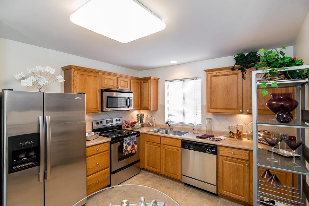 Whispering Hills Apartments in Creve Coeur, MO - Interior 19.jpg