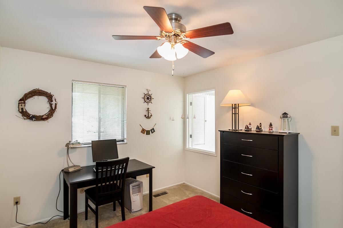 Whispering Hills Apartments in Creve Coeur, MO - Interior 26.jpg