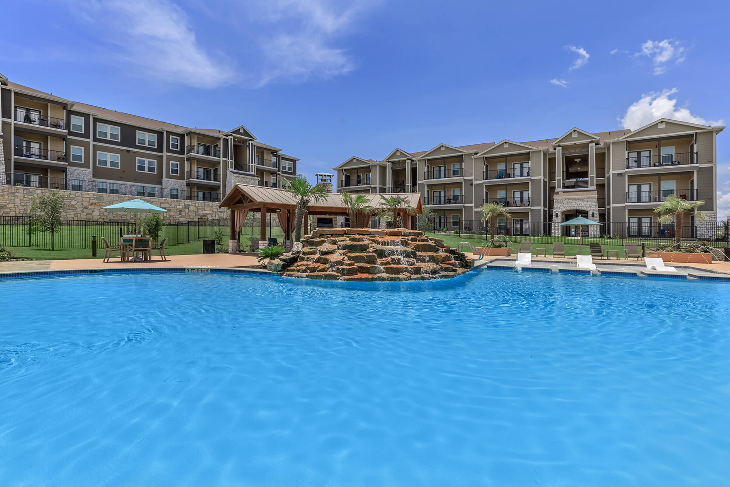 Vantage at Helotes - Apartments for Rent in San Antonio, TX