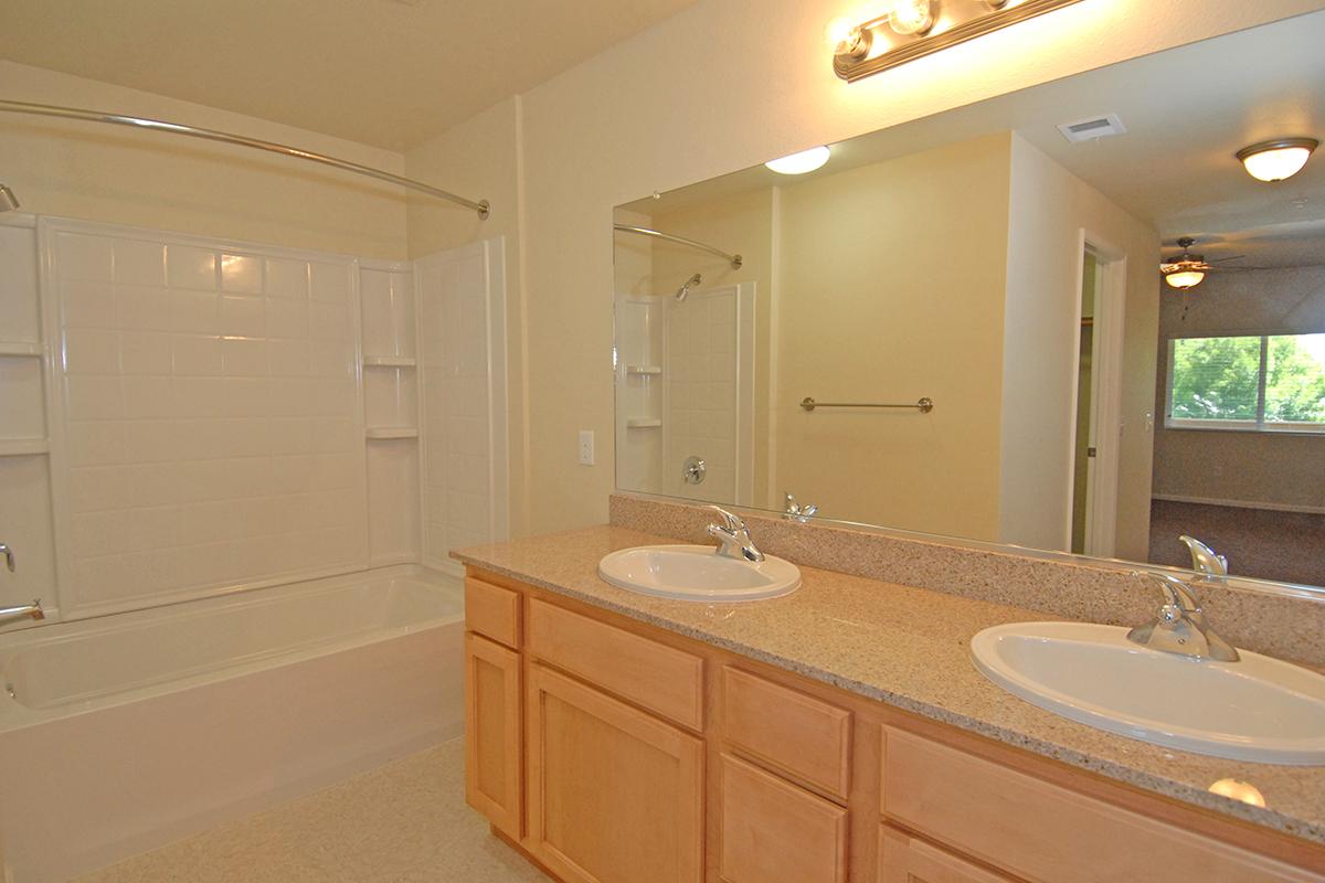 Villa Siena Apartments provides double sinks in the 3 bedroom 2 bathroom floor plan