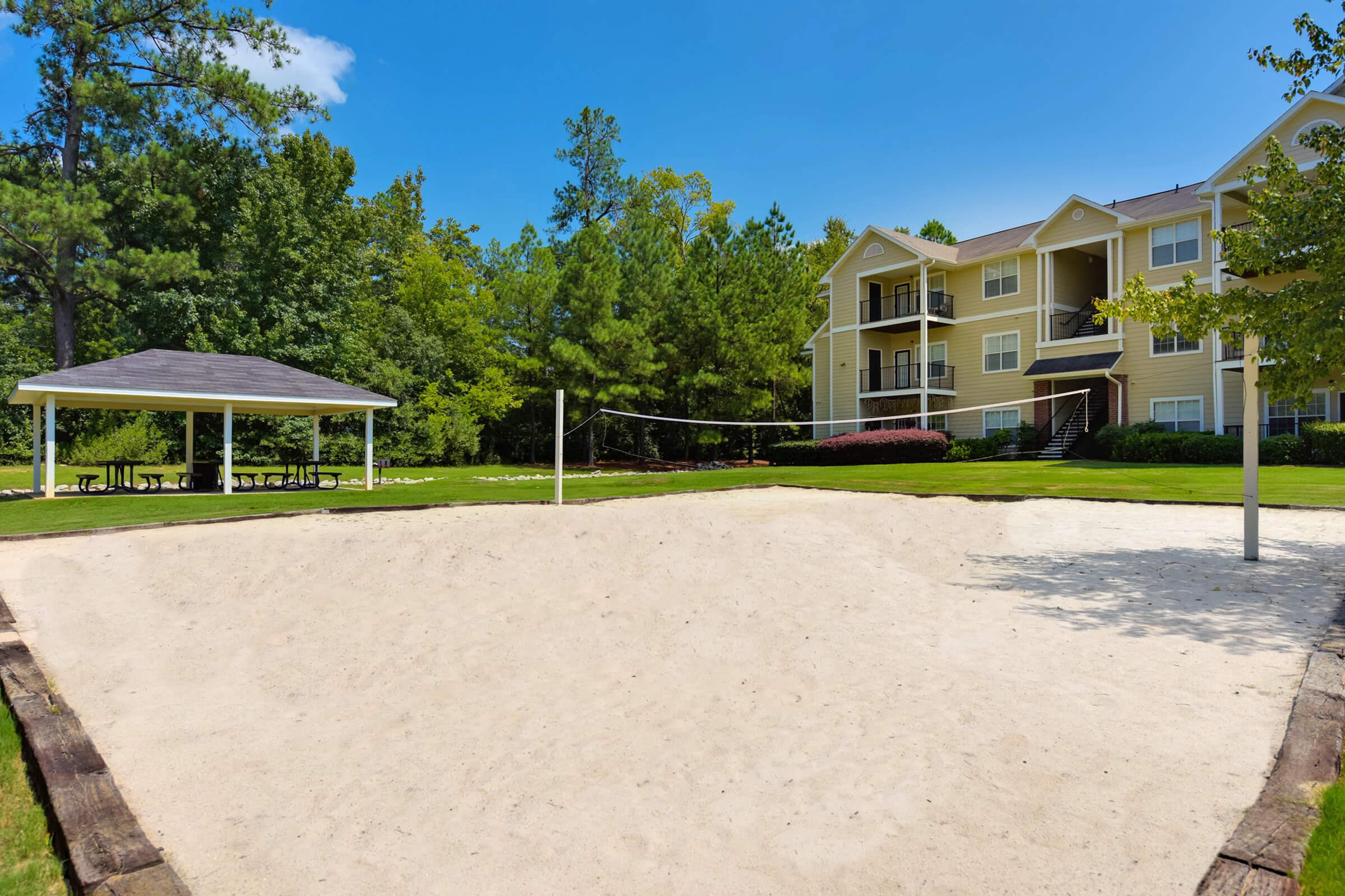Walden Glen Apartments in Evans, GA - Picnic Area 01.jpg