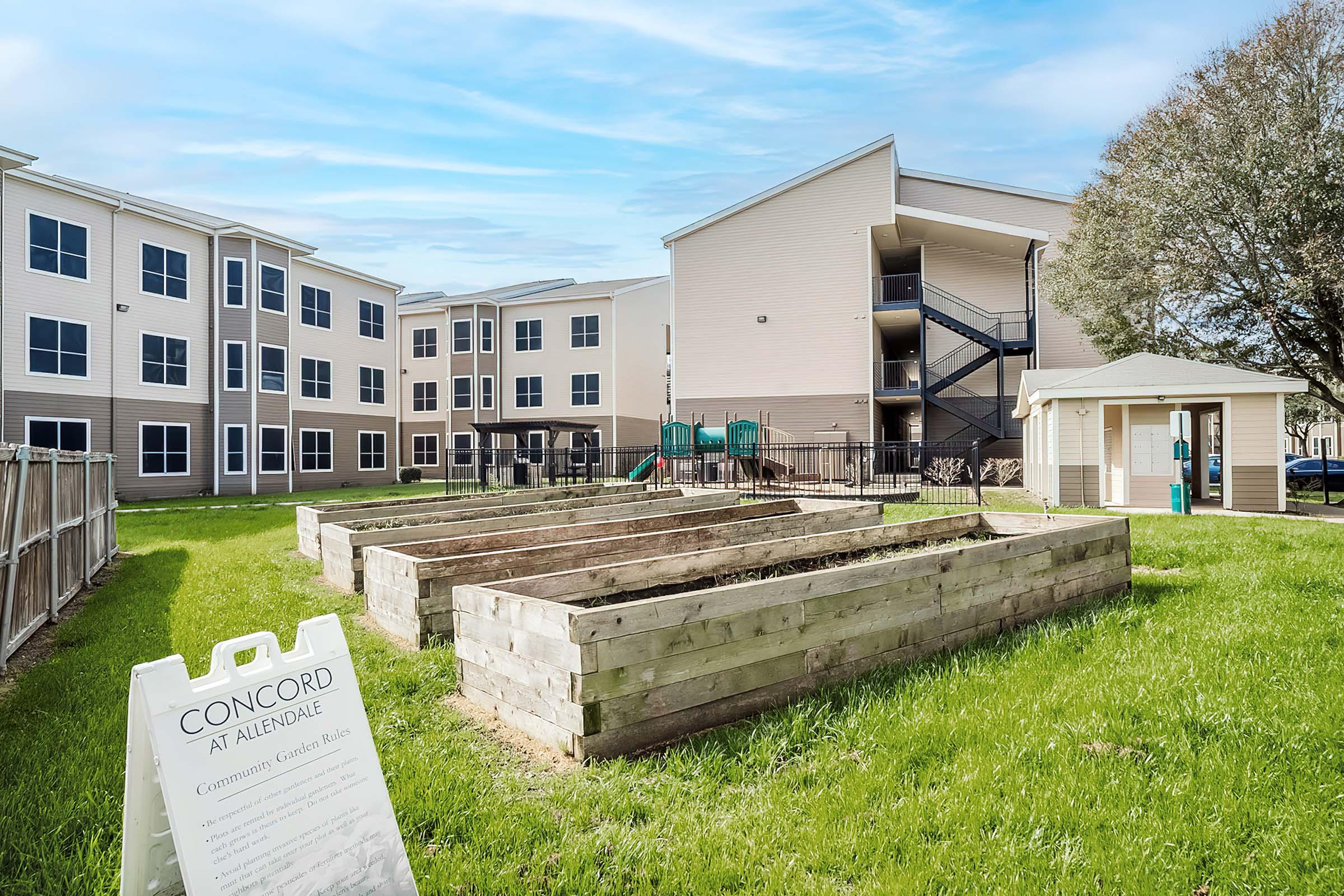 Comnmunity-Garden-01-Concord-At-Allendale-Houston-02.jpg
