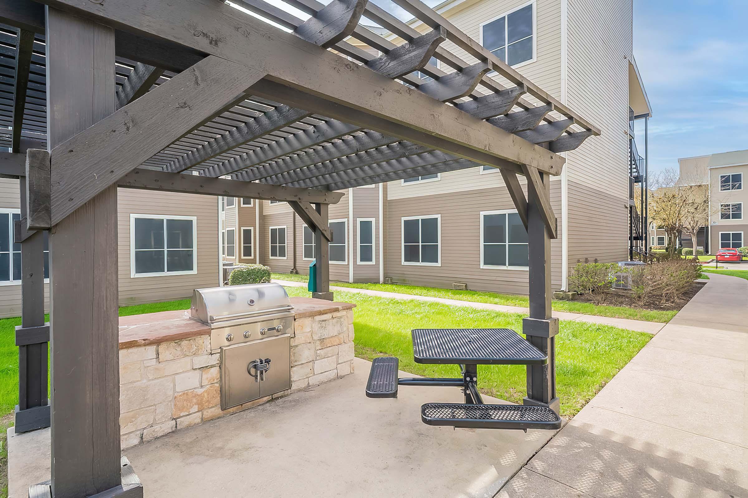 Outdoor-Grilling-Area-01-Concord-At-Allendale-Houston-02.jpg
