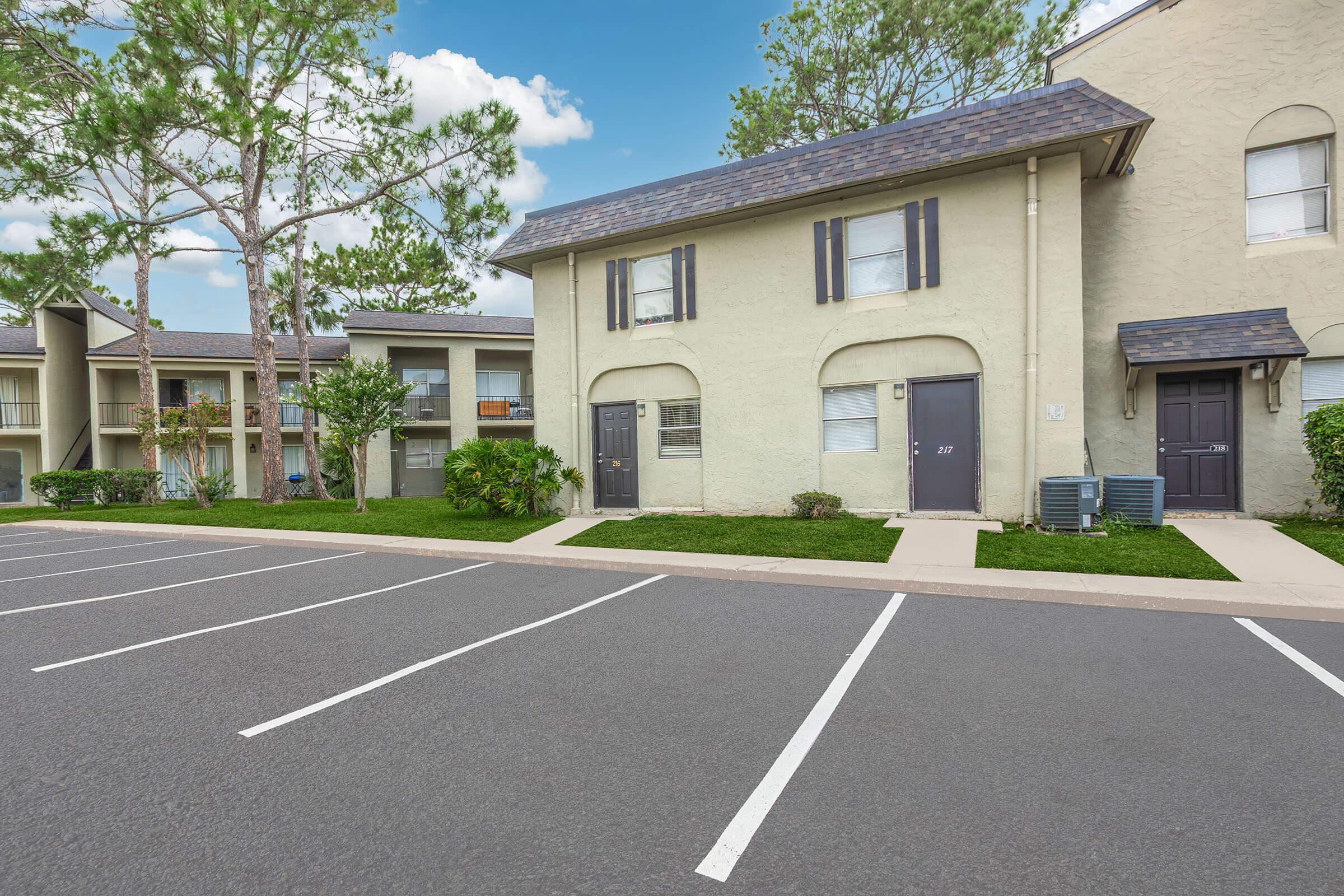 Oasis Club Apartments