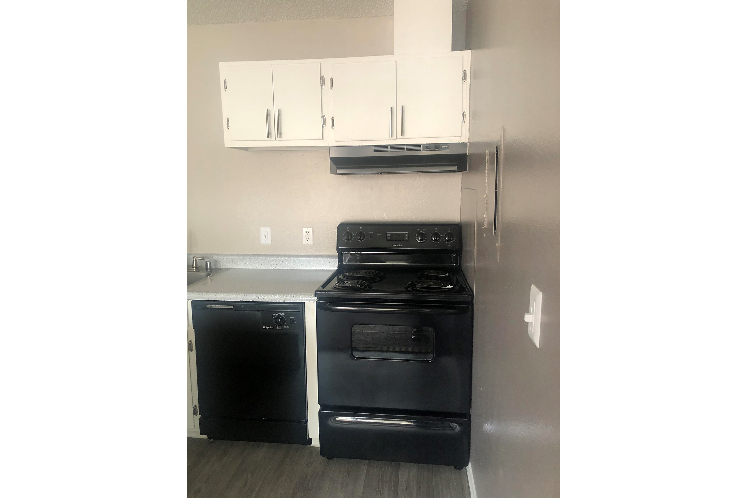 Studio Kitchen 3.png
