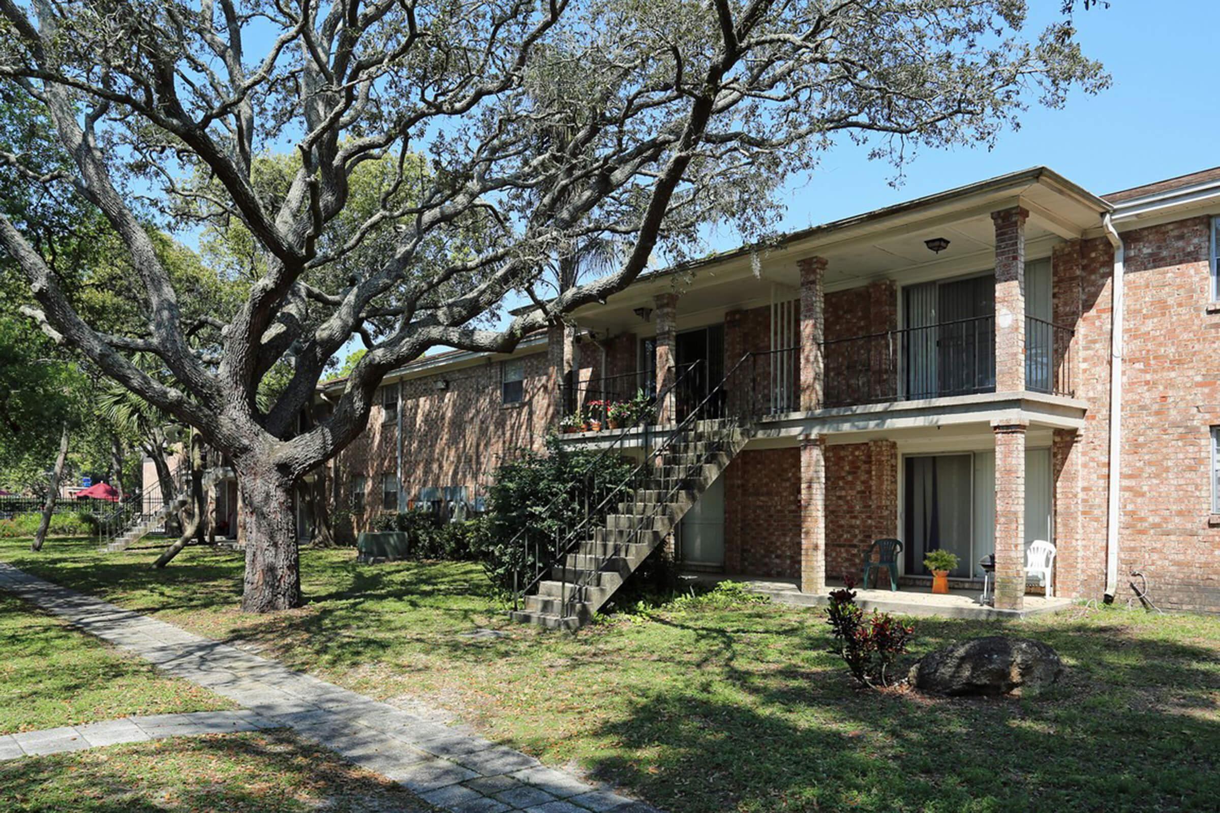 heritage-at-temple-terrace-apartments-temple-terrace-fl-building-photo (14).jpg