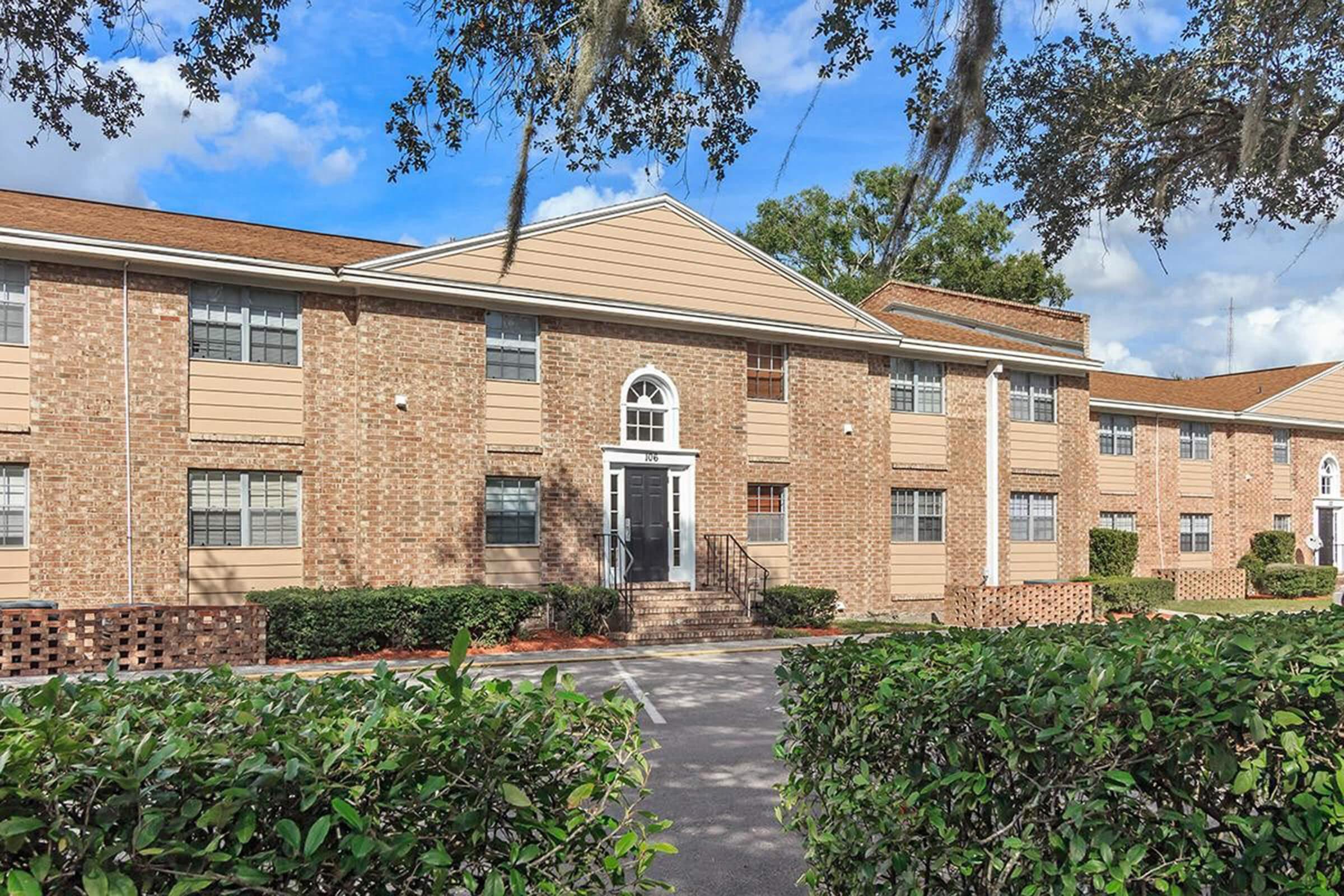 heritage-at-temple-terrace-apartments-temple-terrace-fl-building-photo (21).jpg