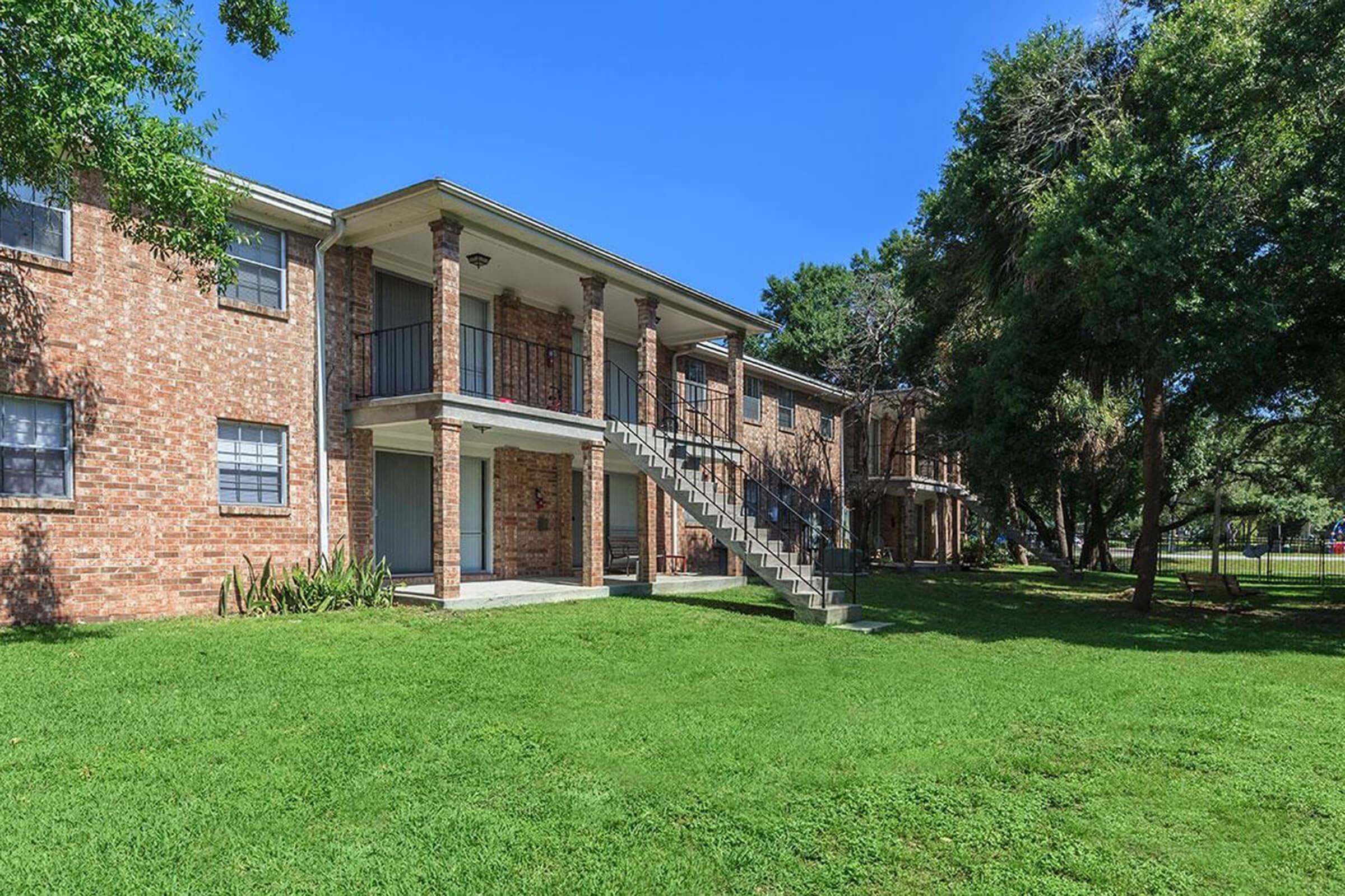 heritage-at-temple-terrace-apartments-temple-terrace-fl-building-photo (24).jpg