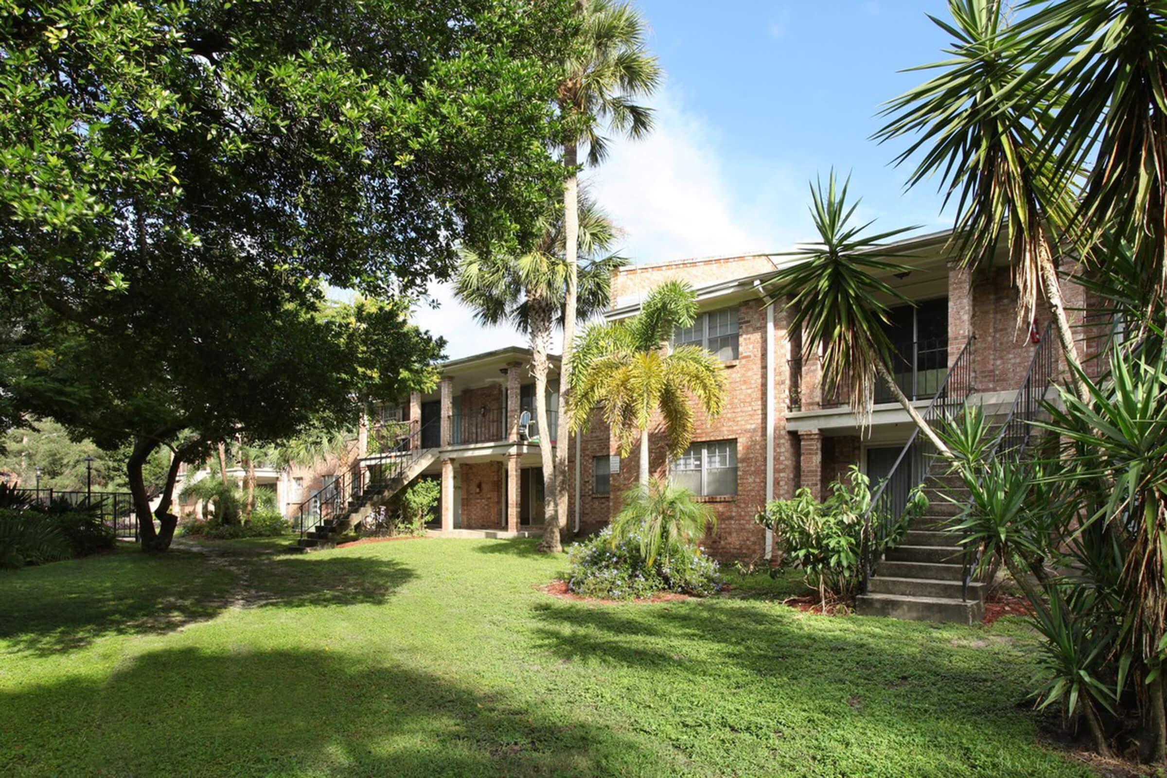 heritage-at-temple-terrace-apartments-temple-terrace-fl-building-photo (7).jpg