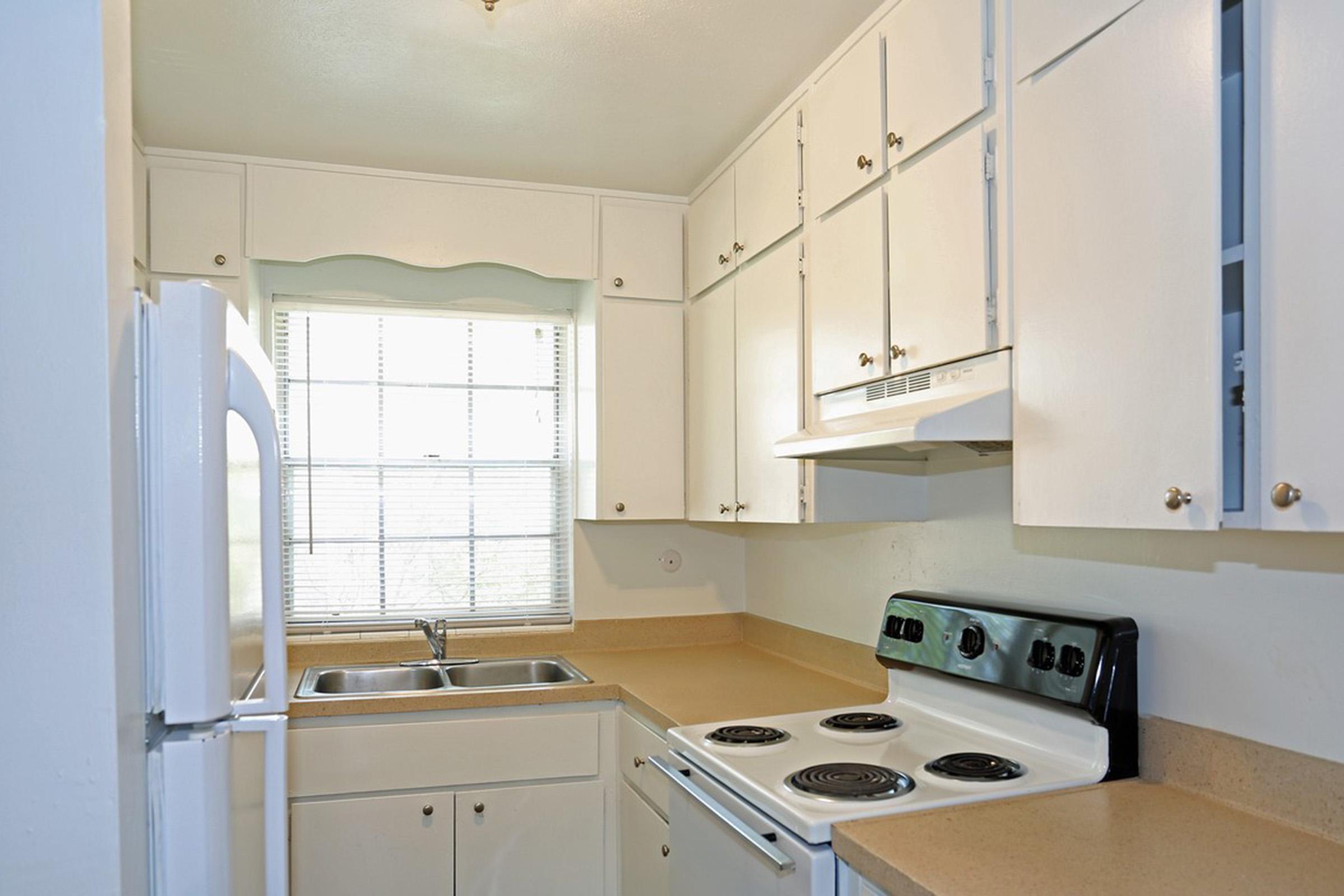 heritage-at-temple-terrace-apartments-temple-terrace-fl-interior-photo (17).jpg