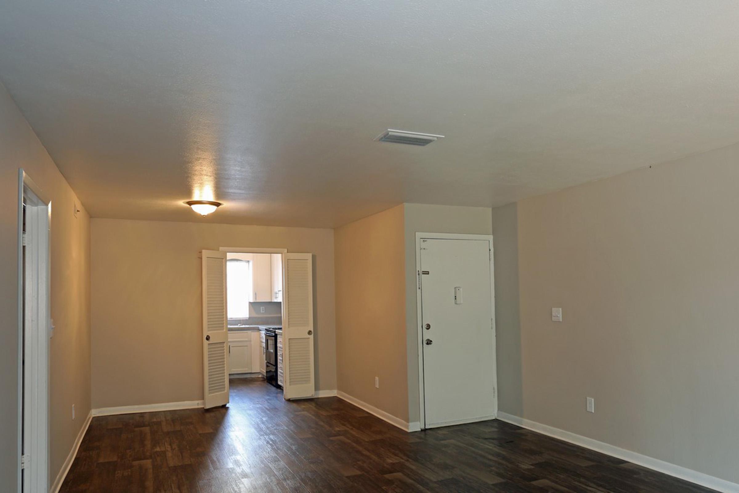 heritage-at-temple-terrace-apartments-temple-terrace-fl-interior-photo (25).jpg
