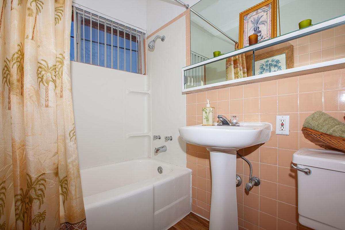 ELEGANT WASH ROOM AT THE PALMS APARTMENTS IN LAS VEGAS