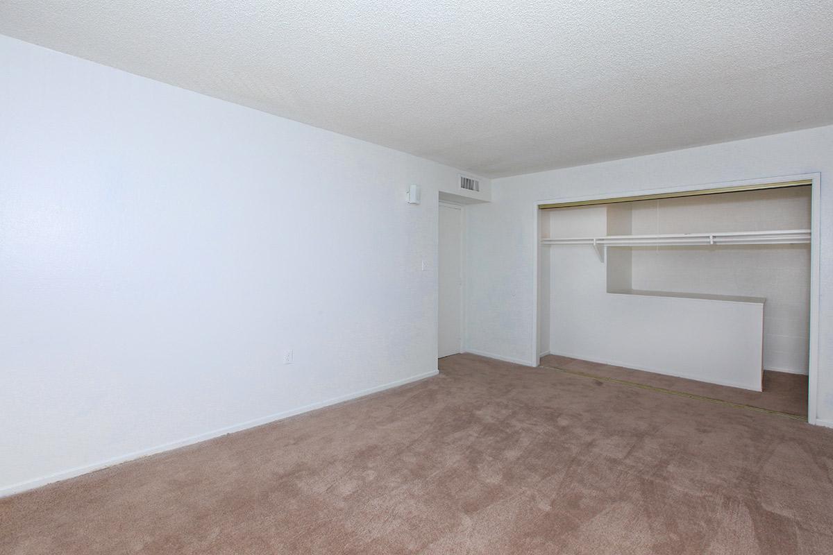 SPACIOUS CLOSETS AT THE PALMS APARTNMENTS IN LAS VEGAS