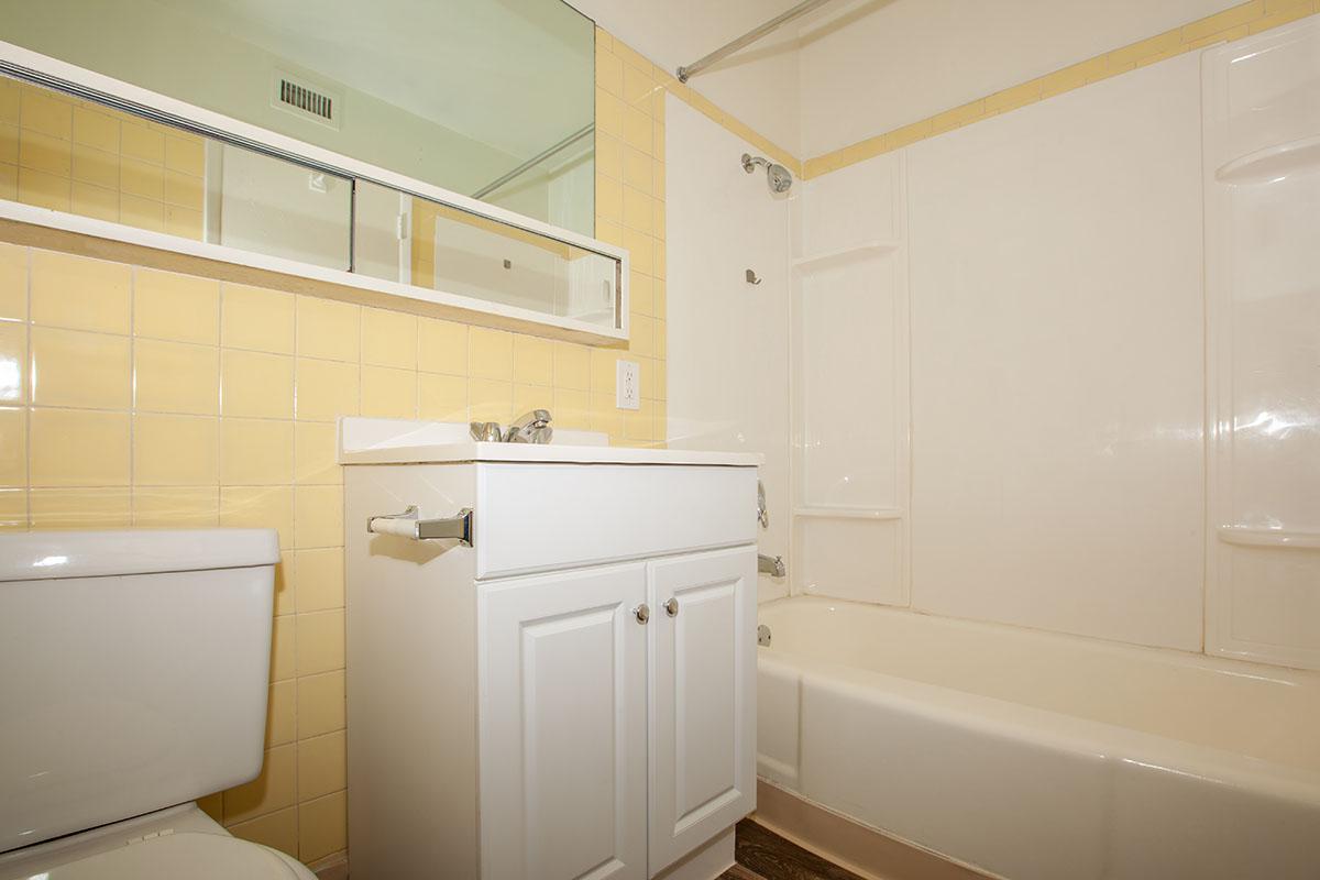ELEGANT WASHROOMS AT THE PALMS APARTMENTS IN LAS VEGAS