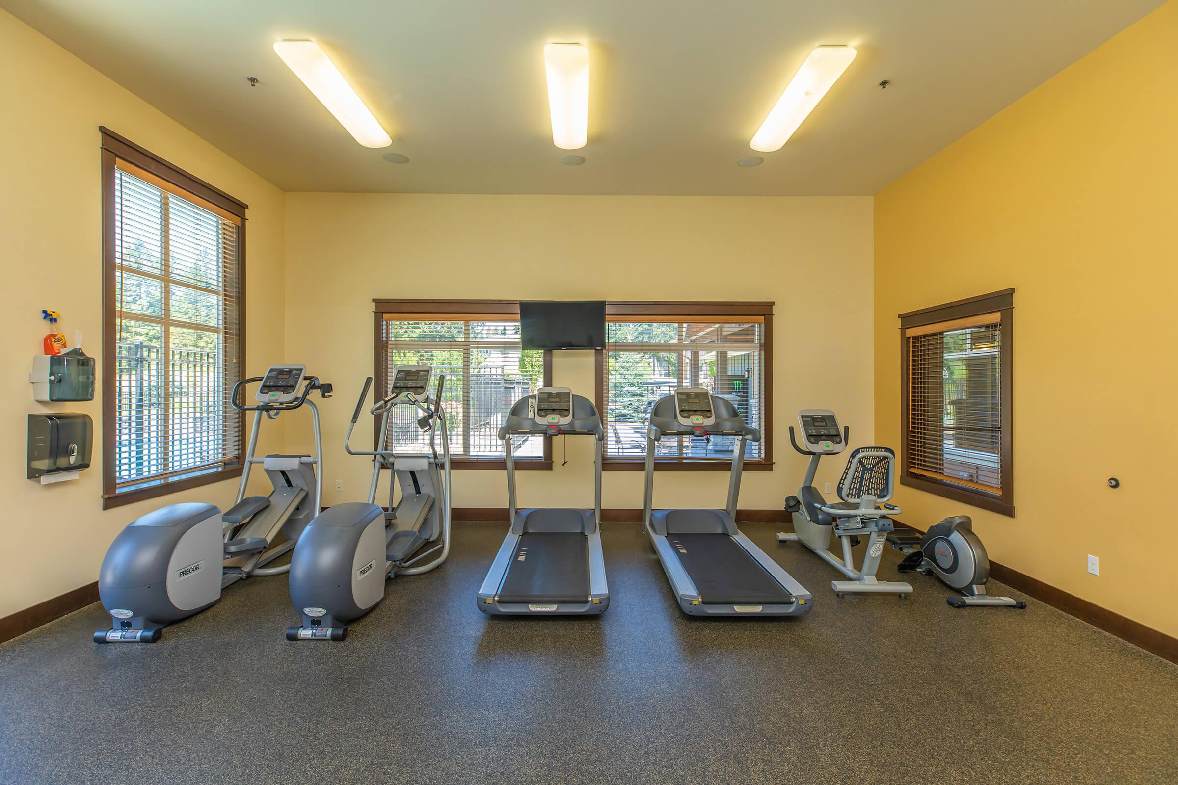 BUILD UP A SWEAT ANYTIME IN THE 24-HOUR FITNESS CENTER