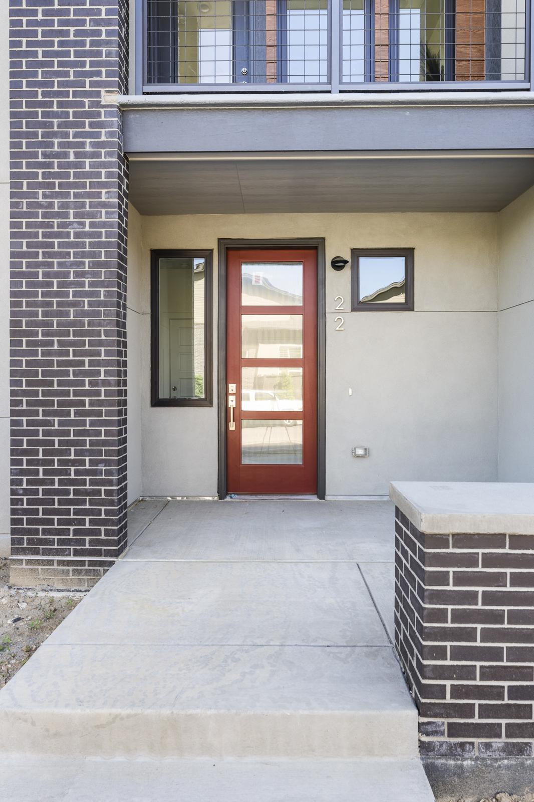 Oneida Side Door