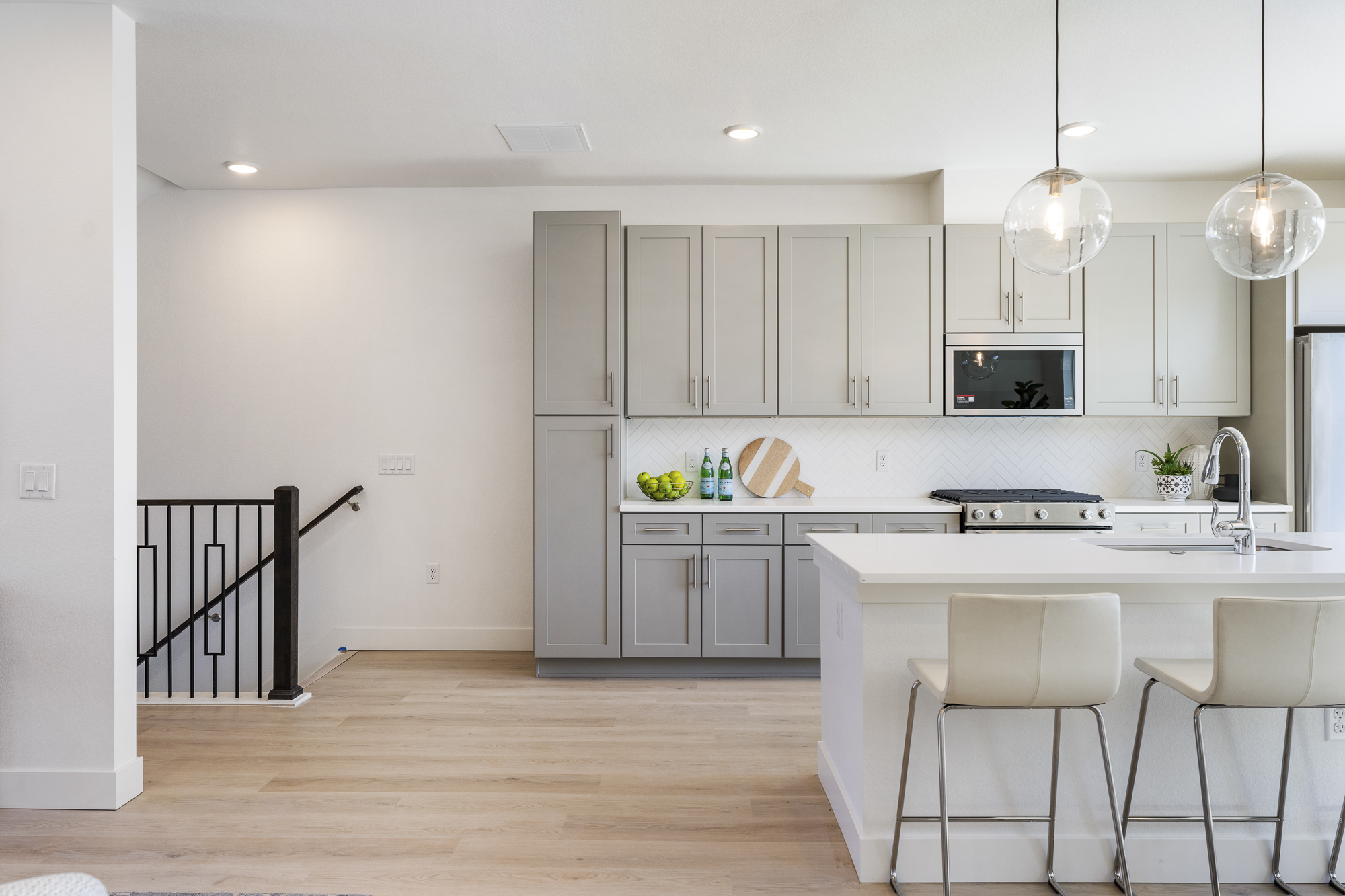 Oneida Side Kitchen