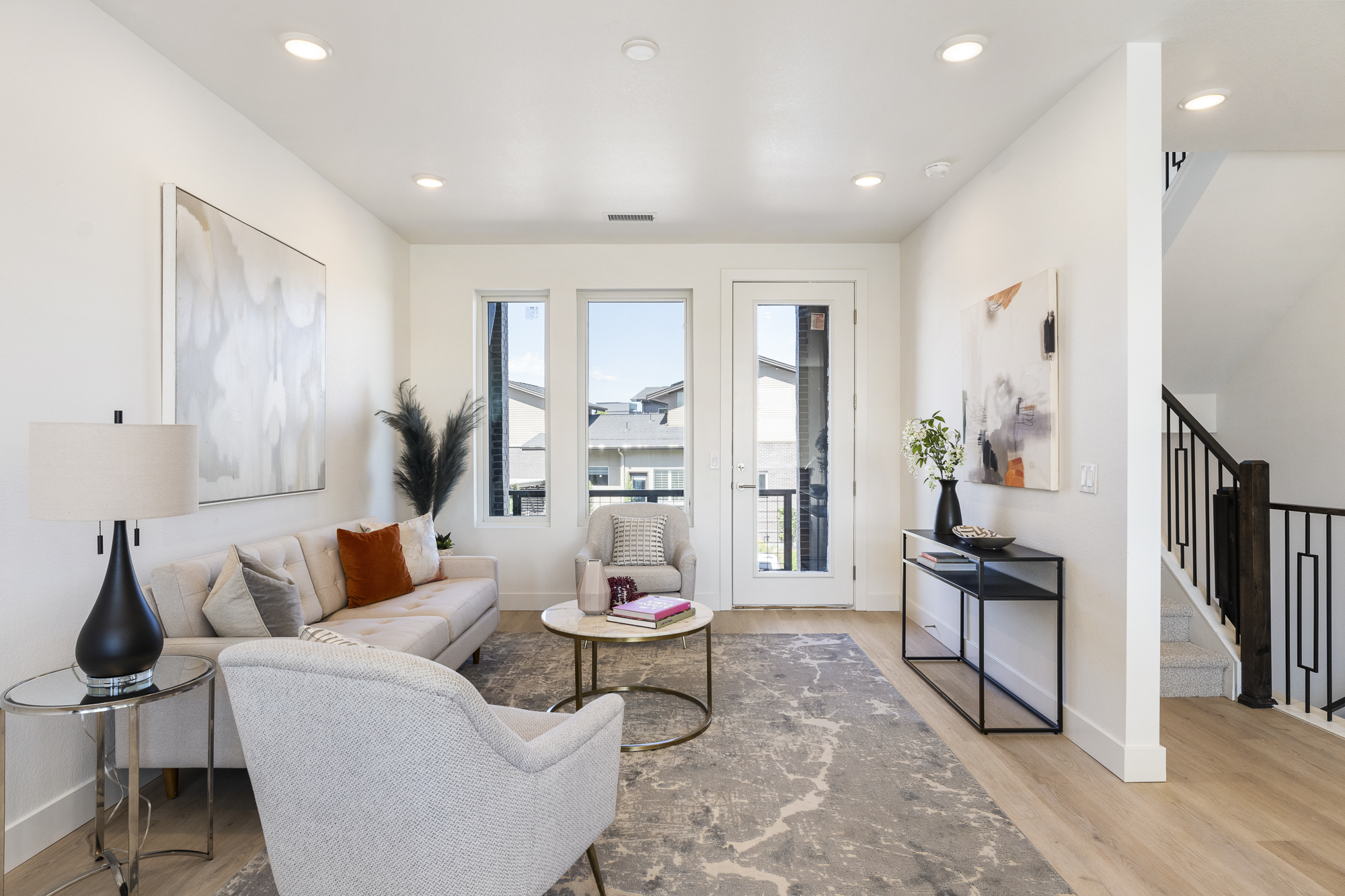 Oneida Side Living Room