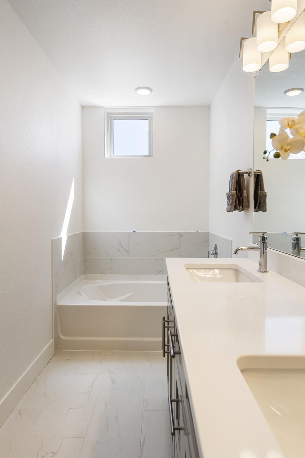 Oneida Side Primary Bath Area