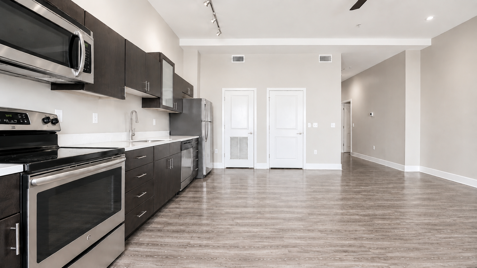 Heers 1 Bed 1 Bath 855 Dining 4