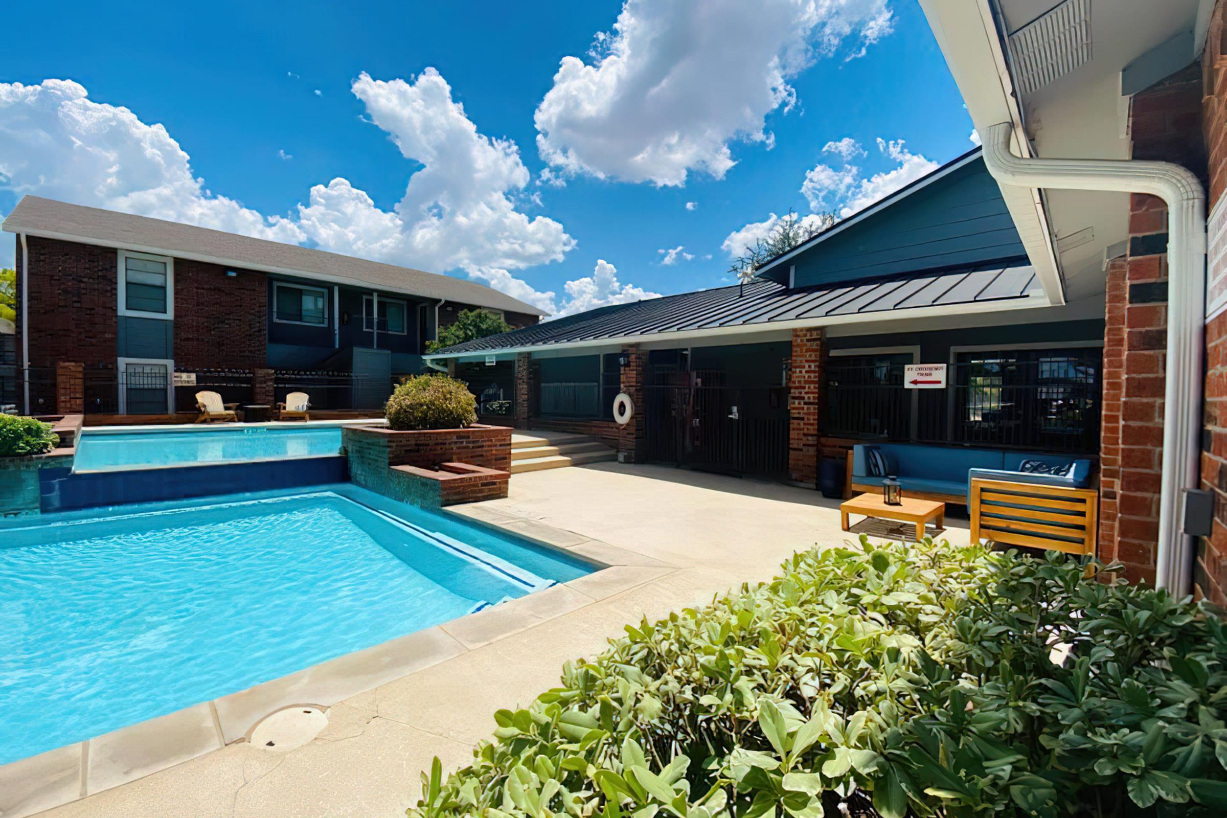 a pool outside of a building