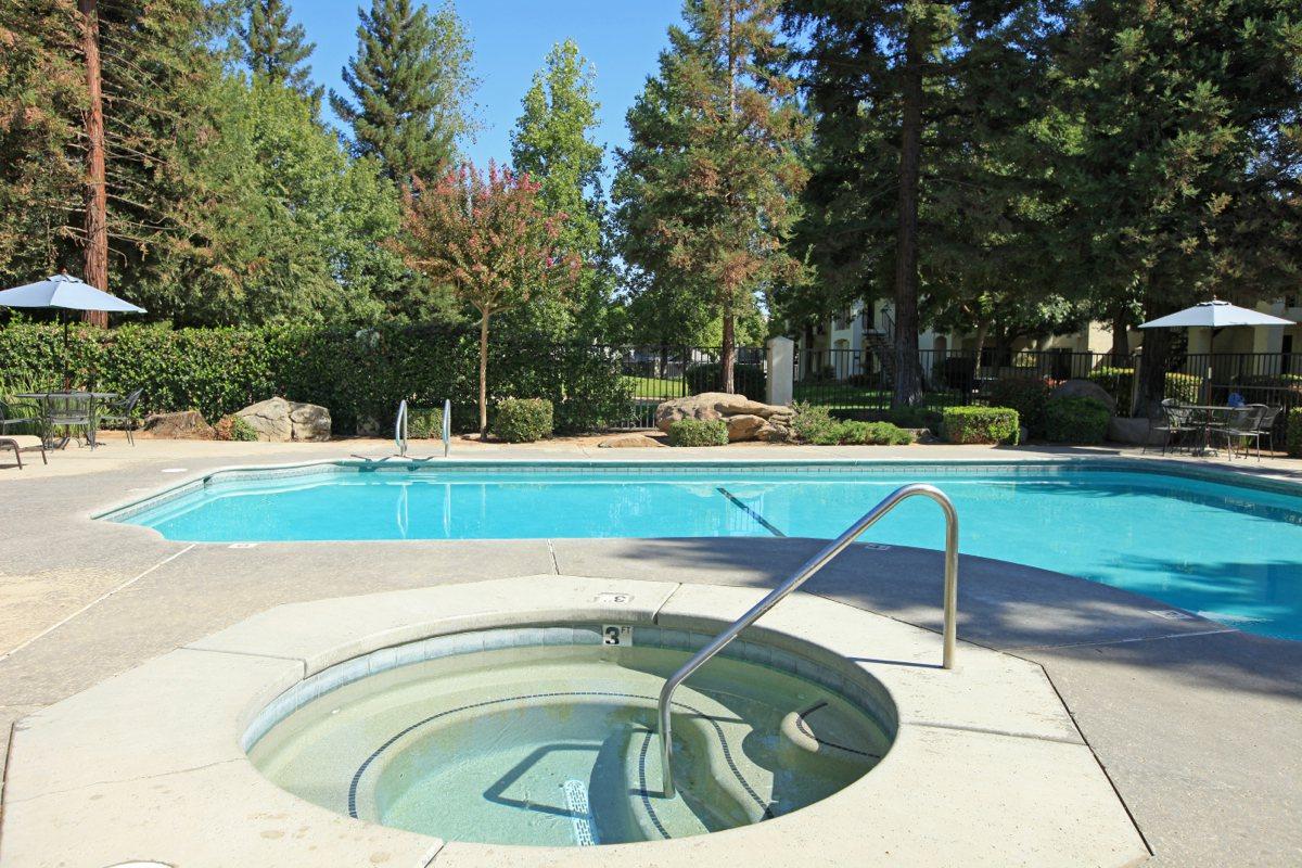 RELAXING HOT TUB