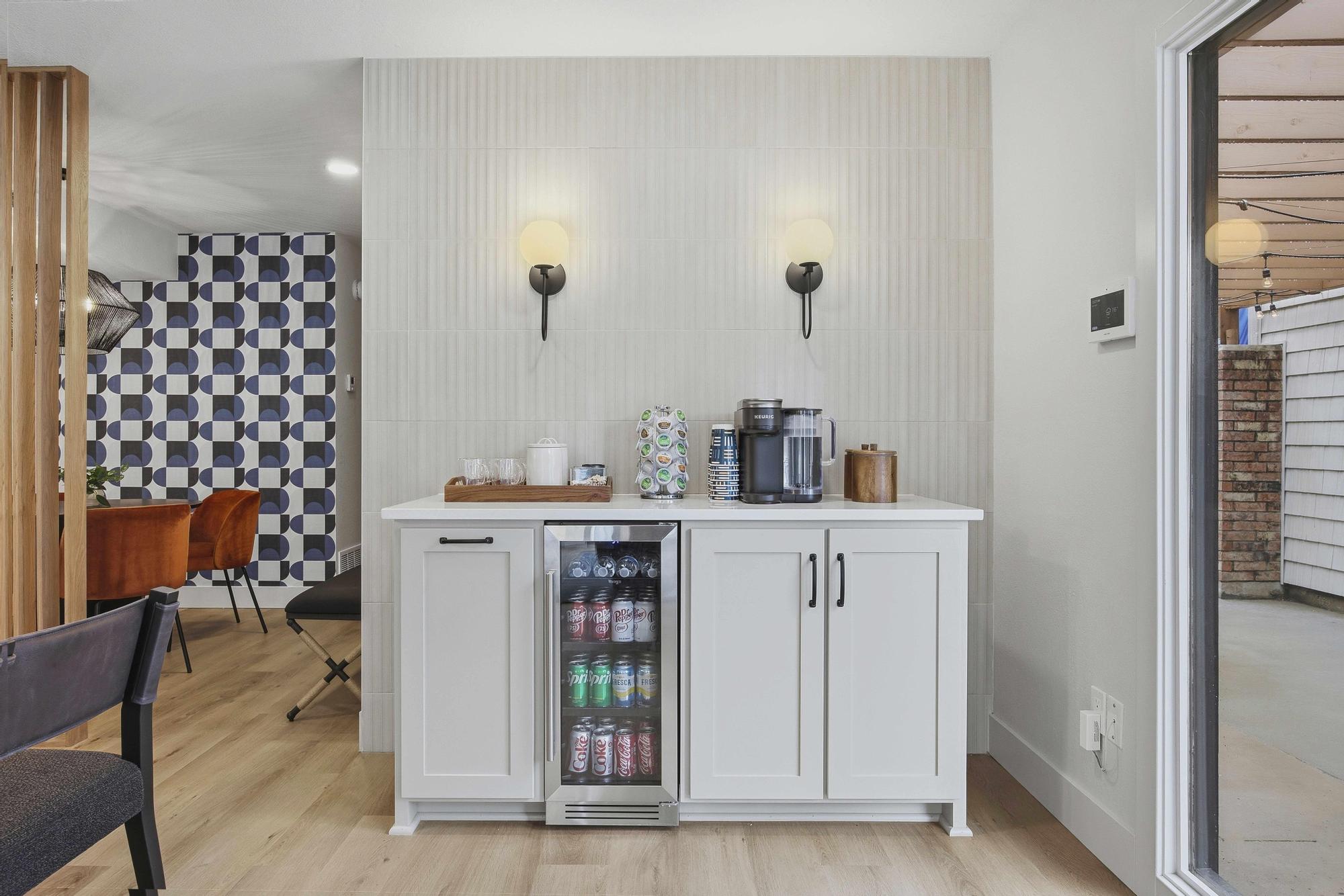 Complimentary Coffee & Refreshments