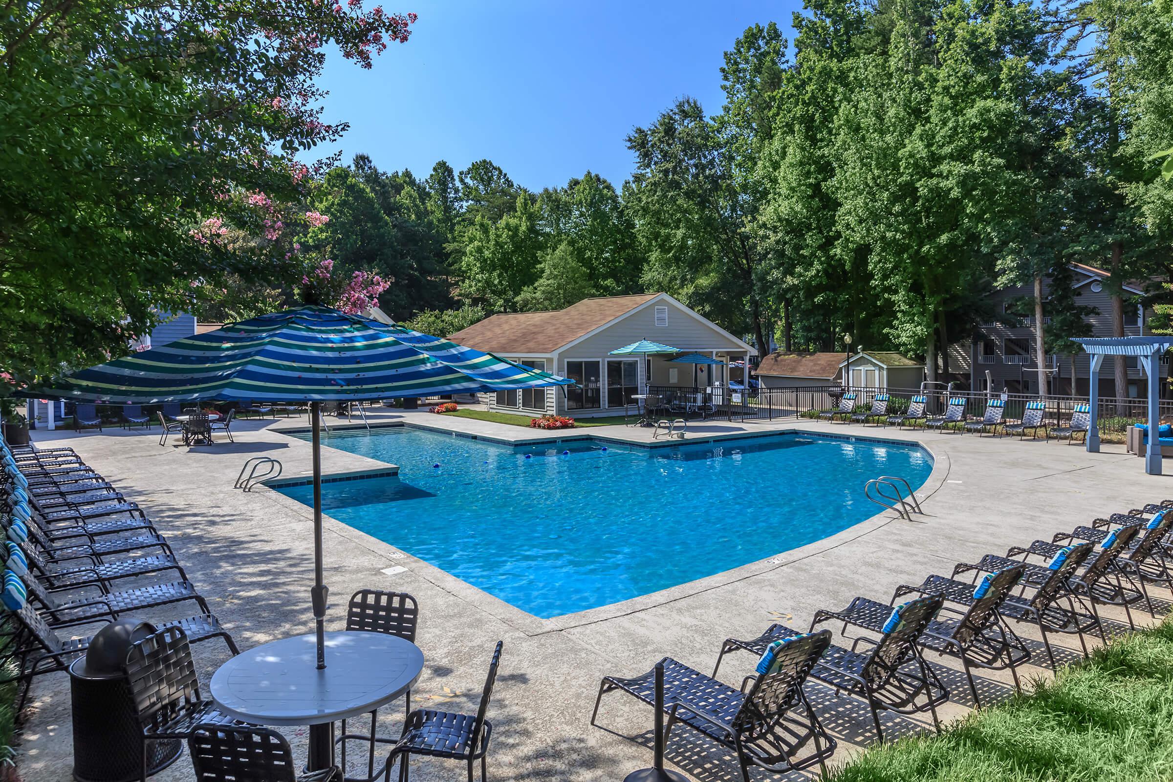 Relaxing Sundeck with Free Wi-Fi - Huntsview Apartments - Greensboro - North Carolina