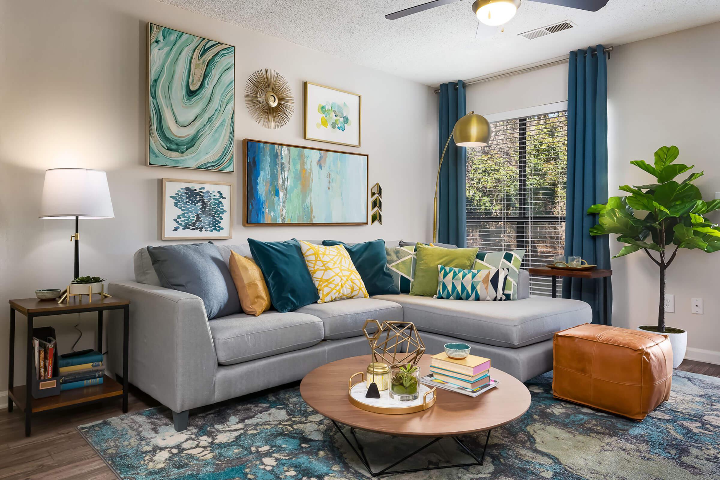 Living Room - Huntsview Apartments - Greensboro - North Carolina