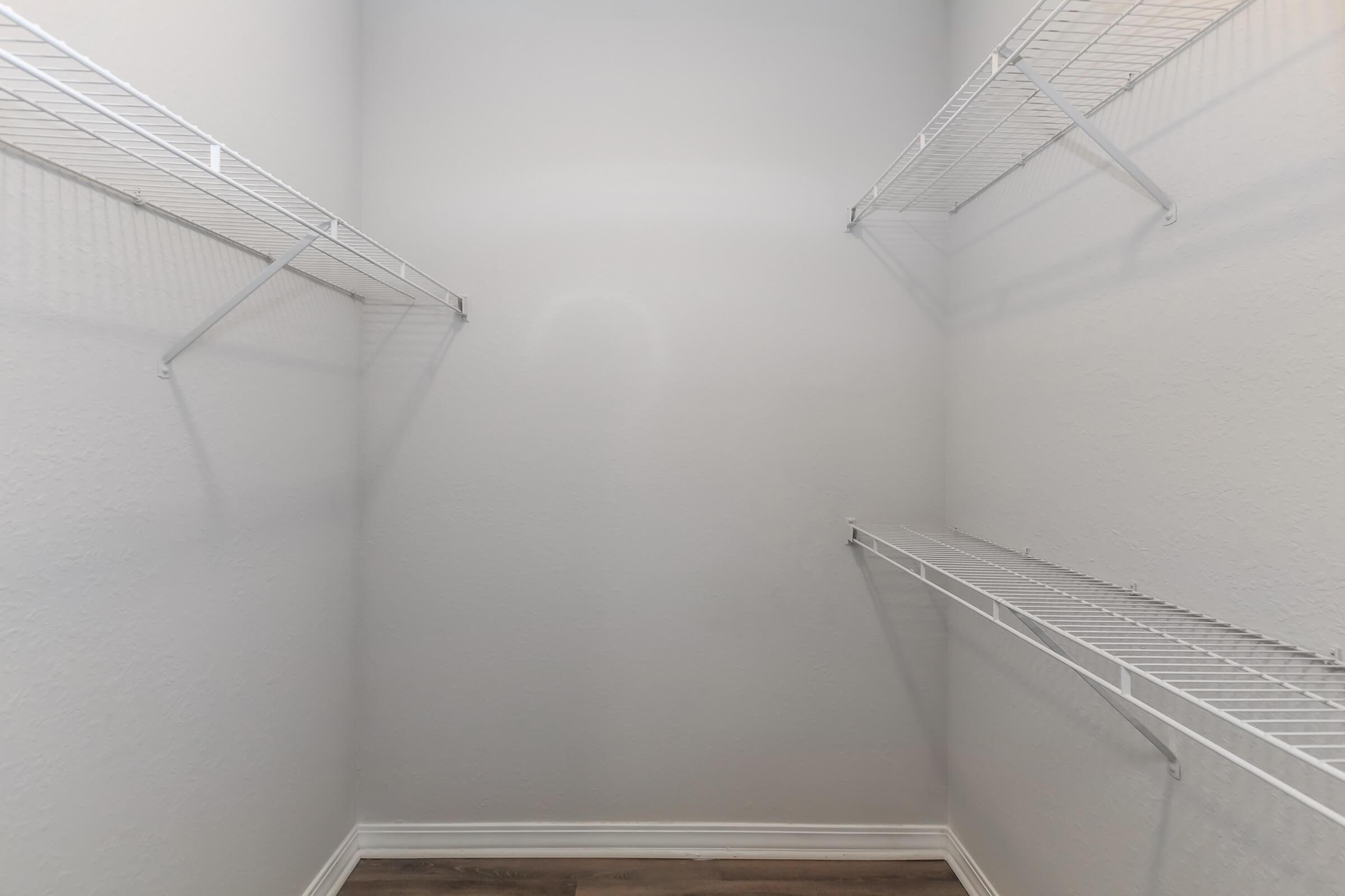 WALK-IN CLOSETS