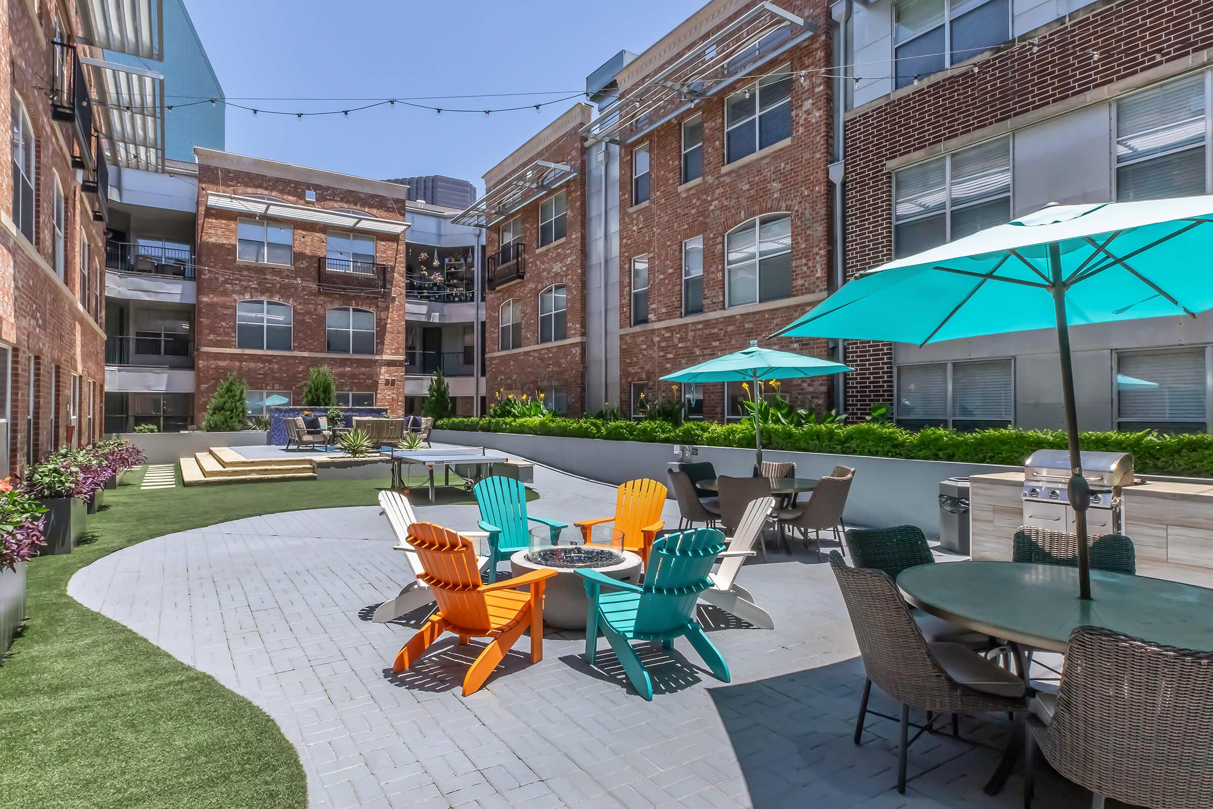 Courtyard with Grills, Fire Pit & Outdoor Games