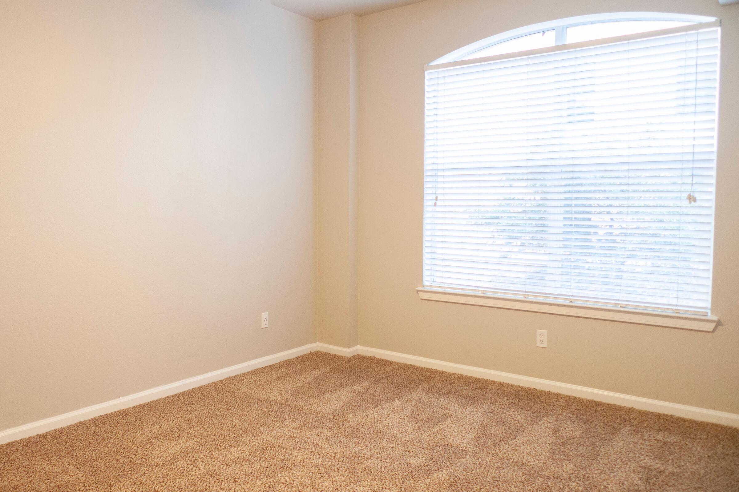 1001Ross-10Bedroom02.jpg